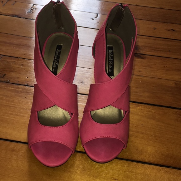 Michael Antonio Pink Suede Pumps Size 7.5 - Picture 4 of 4